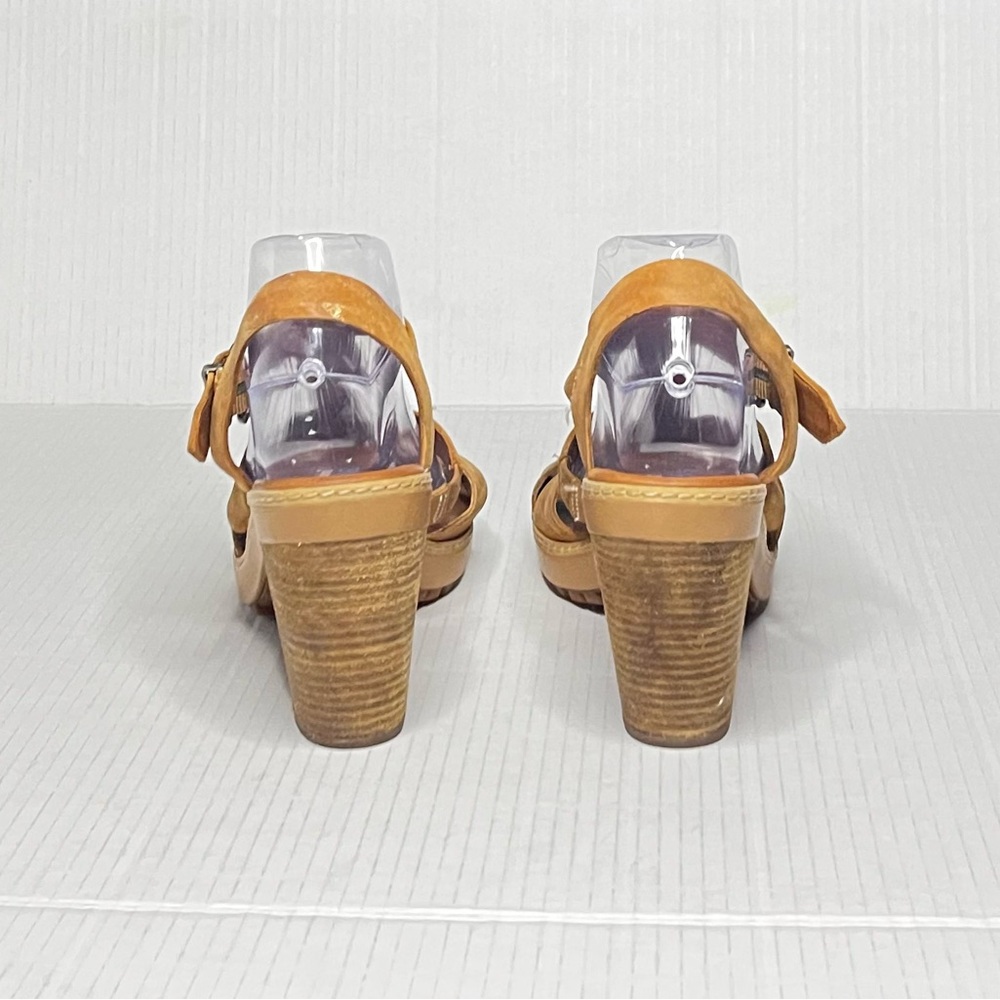 Timberland Chunky Heeled Leather Sandals - Picture 8 of 13